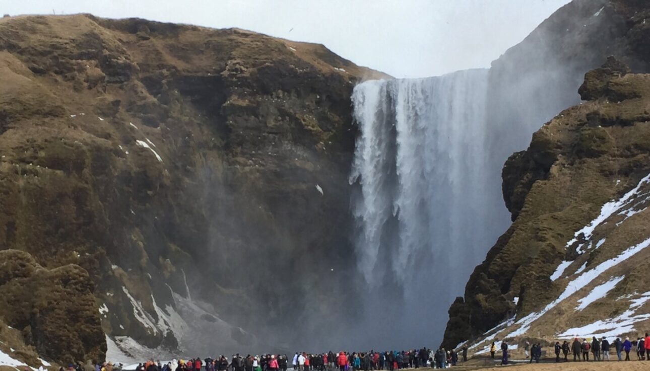 cascata islanda paesaggio